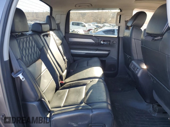 2017 Toyota Tundra Platinum z VIN 5TFAW5F16HX614411, wystawiony jako Copart lot #43986445 z przebiegiem 93 457 mil mil oraz Szkoda całkowita • Salvage title. Historia ofert i sprzedaży dostępna na DreamBid. Obrazek 10.