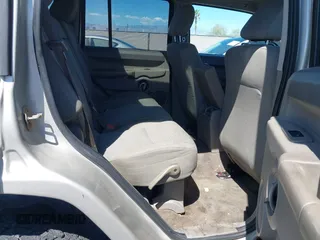 2006 Jeep Commander with VIN 1J8HG48K66C366508, listed as a IAAI auction lot 42154288 with 204,361 mi miles and . Bid and sale history available at DreamBid. Image 8.