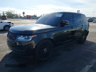 2017 Land Rover Range Rover HSE z VIN SALGS2FV4HA377727, wystawiony jako IAAI lot #41196717 z przebiegiem 117 119 mil mil oraz . Historia ofert i sprzedaży dostępna na DreamBid. Obrazek 2.