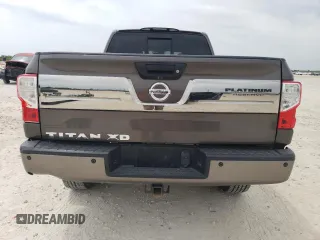 2016 Nissan Titan Platinum Reserve z VIN 1N6BA1F27GN507136, wystawiony jako Copart lot #53681615 z przebiegiem 155 101 mil mil oraz Czysty tytuł • Clean title. Historia ofert i sprzedaży dostępna na DreamBid. Obrazek 6.