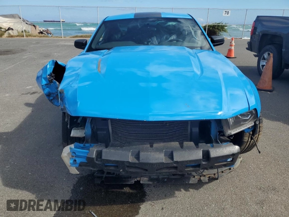 2011 Ford Mustang V6 with VIN 1ZVBP8AM8B5156374, listed as a Copart auction lot 61855985 with 81,403 mi miles and Clean title. Bid and sale history available at DreamBid. Image 5.