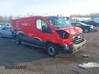 2020 Ford Transit Cargo z VIN 1FTBR1Y83LKB49056, wystawiony jako IAAI lot #41168050 z przebiegiem 91 855 mil mil oraz . Historia ofert i sprzedaży dostępna na DreamBid. Obrazek 1.