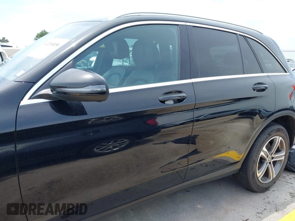 2020 Mercedes-Benz GLC 300 with VIN WDC0G8DB0LF688020, listed as a IAAI auction lot 42268856 with 78,390 mi miles and . Bid and sale history available at DreamBid. Image 14.