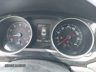 2017 Volkswagen Jetta GLI z VIN 3VW5T7AJ0HM338792, wystawiony jako IAAI lot #42285176 z przebiegiem 95 566 mil mil oraz . Historia ofert i sprzedaży dostępna na DreamBid. Obrazek 7.