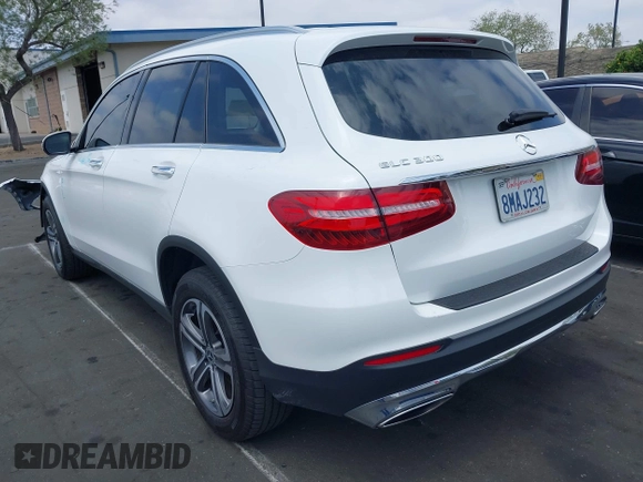 2019 Mercedes-Benz GLC 300 with VIN WDC0G4JB0KF670869, listed as a IAAI auction lot 42106326 with 51,047 mi miles and . Bid and sale history available at DreamBid. Image 3.