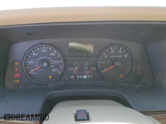 2008 Ford Crown Victoria LX z VIN 2FAFP74V58X127639, wystawiony jako Copart lot #48579124 z przebiegiem 88 258 mil mil oraz Nie do naprawy • Non repairable. Historia ofert i sprzedaży dostępna na DreamBid. Obrazek 9.