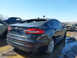 2020 Ford Fusion SE with VIN 3FA6P0HD7LR107196, listed as a IAAI auction lot 41664717 with 118,011 mi miles. Bid and sale history available at carsss.com. Image 4.