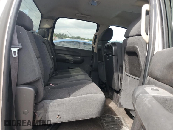 2008 Chevrolet Silverado 3500HD SRW Work Truck with VIN 1GCHC33K38F117895, listed as a Copart auction lot 76732994 with 296,057 mi miles and Clean Title. Bid and sale history available at carsss.com. Image 10.