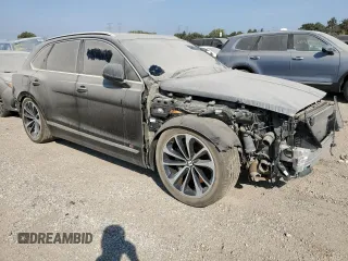 2017 Bentley Bentayga W12 z VIN SJAAC2ZV2HC013026, wystawiony jako Copart lot #72013144 z przebiegiem 43 428 mil mil oraz Szkoda całkowita • Salvage title. Historia ofert i sprzedaży dostępna na DreamBid. Obrazek 4.