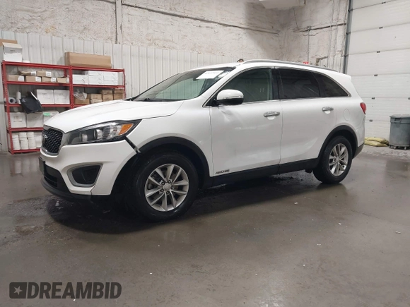 2016 Kia Sorento LX with VIN 5XYPGDA51GG047781, listed as a IAAI auction lot 42137935 with 103,386 mi miles. Bid and sale history available at carsss.com. Image 2.