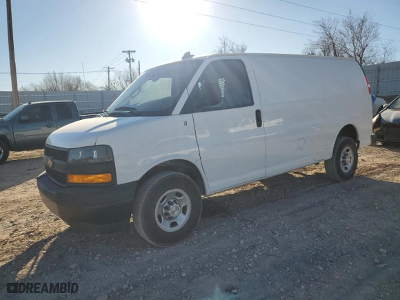 2022 Chevrolet Express Cargo Van with VIN 1GCWGAFPXN1218528, listed as a Copart auction lot 46952485 with 129,866 mi miles and Clean Title. Bid and sale history available at carsss.com. Image 1.