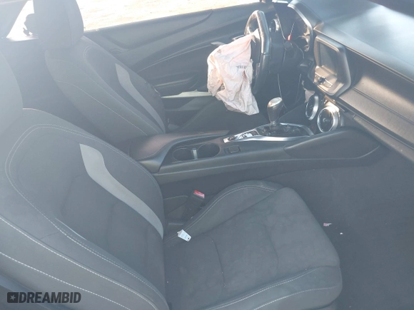 2018 Chevrolet Camaro 1LT with VIN 1G1FB3DX4J0119550, listed as a IAAI auction lot 41491184 with 119,875 mi miles. Bid and sale history available at carsss.com. Image 5.