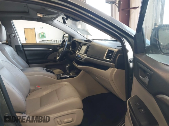 2019 Toyota Highlander Limited with VIN 5TDDZRFH3KS917491, listed as a IAAI auction lot 42602597 with 101,034 mi miles and . Bid and sale history available at DreamBid. Image 5.