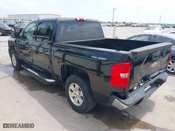 2007 Chevrolet Silverado 1500 LT w/1LT with VIN 2GCEC13C471510651, listed as a IAAI auction lot 42013351 with 144,185 mi miles. Bid and sale history available at carsss.com. Image 3.
