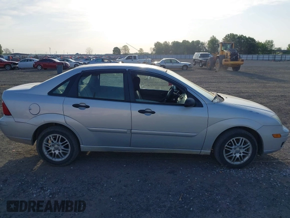 2005 Ford Focus S with VIN 1FAFP34N05W257702, listed as a IAAI auction lot 42023161 with 270,136 mi miles and . Bid and sale history available at carsss.com. Image 13.