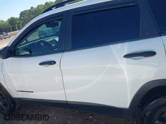 2017 Jeep Cherokee Altitude with VIN 1C4PJMAS0HW631536, listed as a IAAI auction lot 42180916 with 150,296 mi miles and . Bid and sale history available at DreamBid. Image 14.