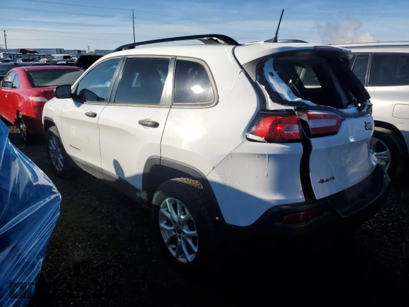 2016 Jeep Cherokee Sport with VIN 1C4PJMAB6GW268979, listed as a Copart auction lot 41669335 with 116,175 mi miles and Salvage title. Bid and sale history available at DreamBid. Image 2.