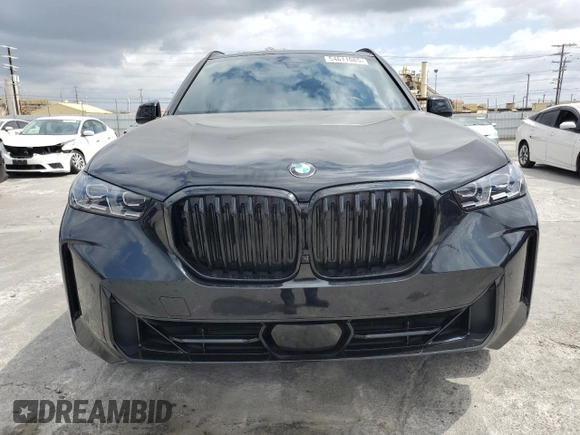 2024 BMW X5 sDrive40i z VIN 5UX13EU01R9V06527, wystawiony jako Copart lot #54611085 z przebiegiem 13 886 mil mil oraz Szkoda całkowita • Salvage title. Historia ofert i sprzedaży dostępna na DreamBid. Obrazek 5.