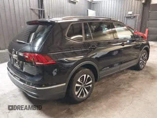 2024 Volkswagen Tiguan S with VIN 3VVFB7AX2RM134769, listed as a IAAI auction lot 42462792 with 1,733 mi miles and . Bid and sale history available at DreamBid. Image 4.