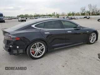 2015 Tesla Model S 85D with VIN 5YJSA1H42FF089907, listed as a Copart auction lot 53964335 with 70,386 mi miles and Salvage Title. Bid and sale history available at carsss.com. Image 3.