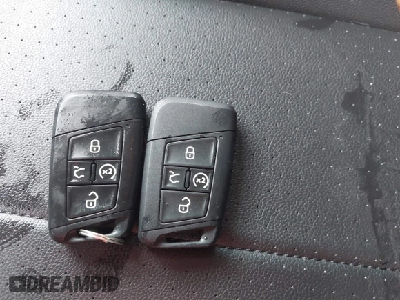 2024 Volkswagen Tiguan SE R-Line Black with VIN 3VVCB7AX2RM114556, listed as a IAAI auction lot 41887373 with 7,013 mi miles and . Bid and sale history available at DreamBid. Image 11.