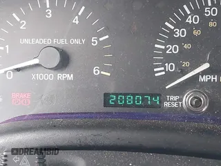 1998 Jeep Cherokee Sport with VIN 1J4FT68S5WL199283, listed as a IAAI auction lot 38377285 with 208,074 mi miles. Bid and sale history available at carsss.com. Image 7.