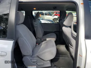 2020 Toyota Sienna LE Auto Access Seat with VIN 5TDKZ3DC8LS067046, listed as a Copart auction lot 68839594 with 48,422 mi miles and Salvage Title. Bid and sale history available at carsss.com. Image 11.