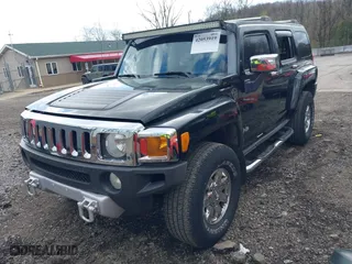 2008 Hummer H3 SUV Luxury with VIN 5GTEN43E188186689, listed as a IAAI auction lot 42053919 with 119,956 mi miles. Bid and sale history available at carsss.com. Image 2.