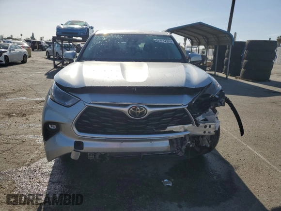 2022 Toyota Highlander LE with VIN 5TDBZRBH2NS183959, listed as a Copart auction lot 49261773 with 38,555 mi miles and . Bid and sale history available at DreamBid. Image 5.