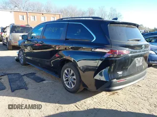 2023 Toyota Sienna XLE with VIN 5TDJSKFC7PS091741, listed as a IAAI auction lot 40979834 with 49,285 mi miles. Bid and sale history available at carsss.com. Image 3.
