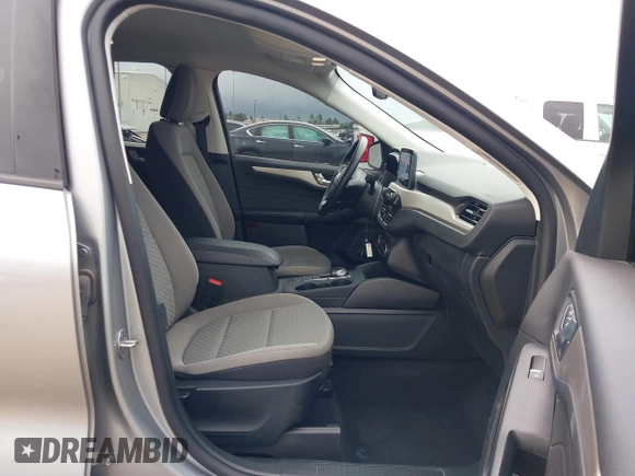 2021 Ford Escape SE with VIN 1FMCU0G62MUA62778, listed as a IAAI auction lot 41907984 with 37,118 mi miles and . Bid and sale history available at carsss.com. Image 5.