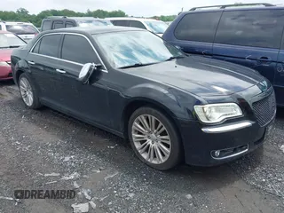 2012 Chrysler 300 C z VIN 2C3CCAET4CH147309, wystawiony jako IAAI lot #42473743 z przebiegiem 176 989 mil mil oraz . Historia ofert i sprzedaży dostępna na DreamBid. Obrazek 1.