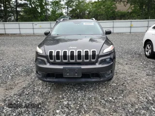 2017 Jeep Cherokee Latitude with VIN 1C4PJMCS8HW505261, listed as a Copart auction lot 60284375 with 37,744 mi miles and Salvage title. Bid and sale history available at DreamBid. Image 5.