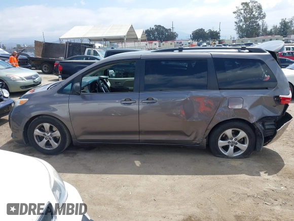 2015 Toyota Sienna LE AAS с VIN 5TDKK3DC8FS594979, выставлен на аукционе IAAI как лот 42137215 с пробегом 122 525 миль миль и . История ставок и продаж доступна на DreamBid. Изображение 14.