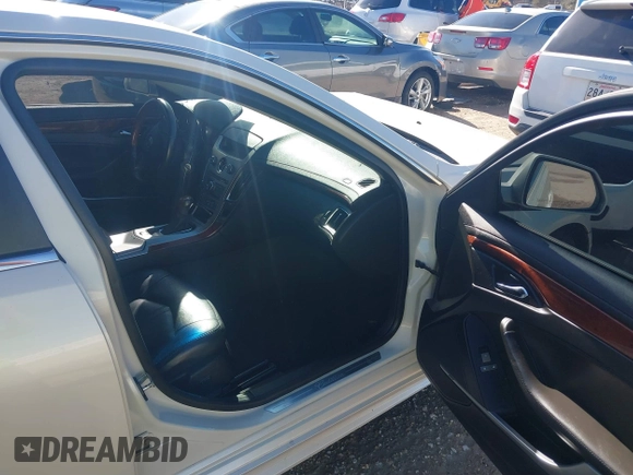 2011 Cadillac CTS Luxury z VIN 1G6DF5EY0B0148425, wystawiony jako IAAI lot #41207725 z przebiegiem 246 606 mil mil oraz . Historia ofert i sprzedaży dostępna na DreamBid. Obrazek 5.