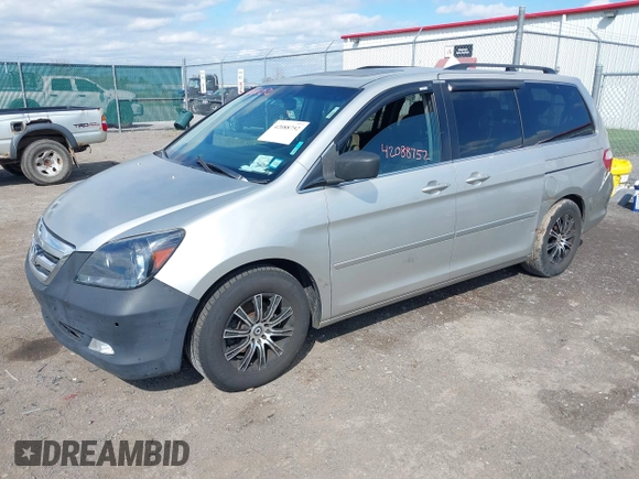2007 Honda Odyssey Touring with VIN 5FNRL38827B045088, listed as a IAAI auction lot 42088752 with 224,655 mi miles. Bid and sale history available at carsss.com. Image 2.