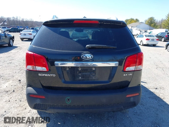 2011 Kia Sorento EX with VIN 5XYKUDA26BG001235, listed as a IAAI auction lot 41754357 with 131,321 mi miles. Bid and sale history available at carsss.com. Image 17.