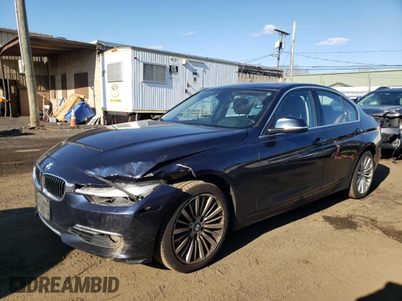 2015 BMW 3 Series 328i xDrive z VIN WBA3B5C55FF962857, wystawiony jako Copart lot #52691015 z przebiegiem 129 523 mil mil oraz Nie do naprawy • Non repairable. Historia ofert i sprzedaży dostępna na DreamBid. Obrazek 1.