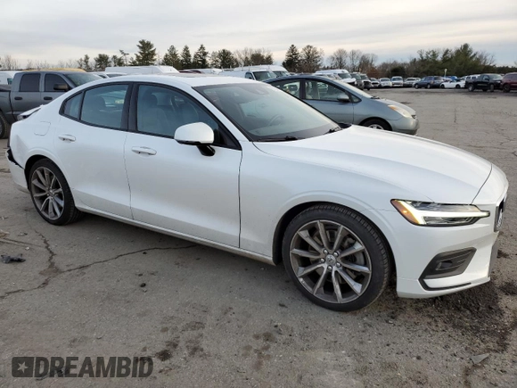 2021 Volvo S60 Momentum with VIN 7JRA22TK3MG096468, listed as a Copart auction lot 37730094 with 19,098 mi miles. Bid and sale history available at carsss.com. Image 4.
