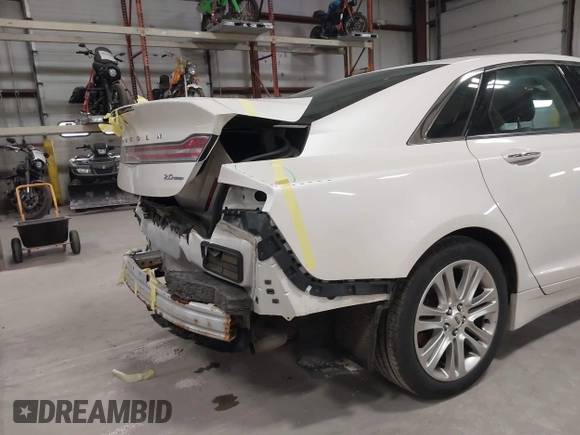 2016 Lincoln MKZ with VIN 3LN6L2G9XGR600497, listed as a IAAI auction lot 41996468 with 201,148 mi miles. Bid and sale history available at carsss.com. Image 6.