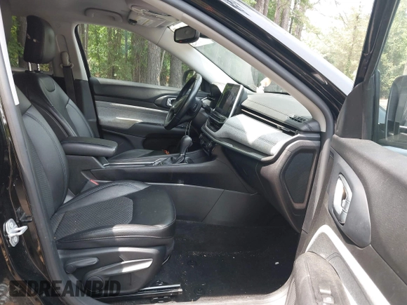 2022 Jeep Compass Latitude with VIN 3C4NJCBB5NT140011, listed as a IAAI auction lot 42487785 with 52,374 mi miles and . Bid and sale history available at DreamBid. Image 5.