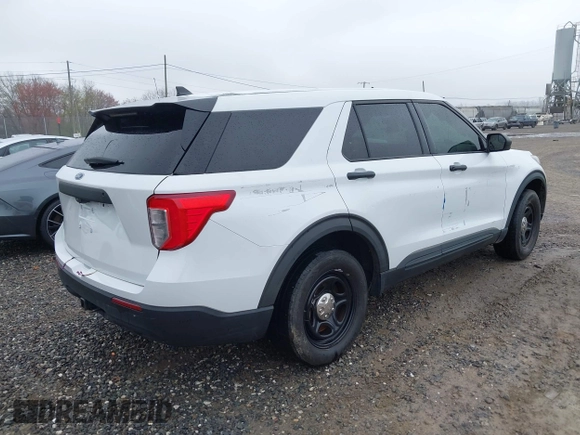 2020 Ford Police Interceptor Utility z VIN 1FM5K8AB8LGD07809, wystawiony jako IAAI lot #41888266 z przebiegiem 39 927 mil mil oraz . Historia ofert i sprzedaży dostępna na DreamBid. Obrazek 4.