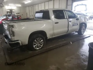 2022 Chevrolet Silverado 1500 Custom with VIN 1GCPABEK2NZ584597, listed as a Copart auction lot 42118715 with 113,757 mi miles and Salvage Title. Bid and sale history available at DreamBid. Image 3.