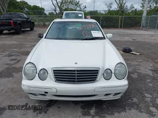 2000 Mercedes-Benz E-Class with VIN WDBJF65JXYB045761, listed as a IAAI auction lot 41952097 with 1 mi miles. Bid and sale history available at carsss.com. Image 13.