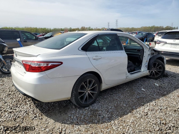 2015 Toyota Camry XLE with VIN 4T1BF1FK0FU022907, listed as a Copart auction lot 50858205 with 104,122 mi miles and Salvage Title. Bid and sale history available at carsss.com. Image 3.