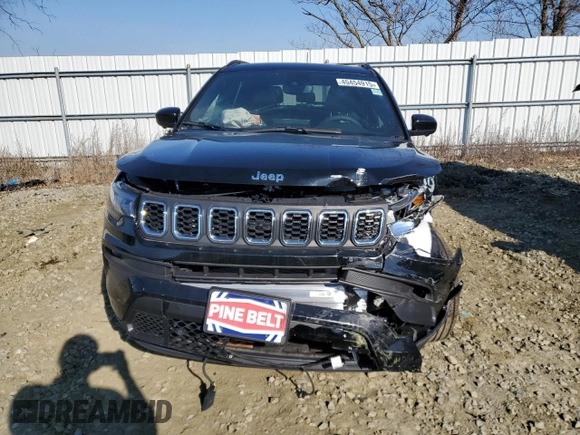 2024 Jeep Compass Latitude Lux with VIN 3C4NJDFN1RT104509, listed as a Copart auction lot 45454915 with 31 mi miles and Salvage title. Bid and sale history available at DreamBid. Image 5.