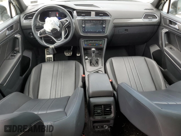 2022 Volkswagen Tiguan SE R-Line Black z VIN 3VVCB7AX0NM105476, wystawiony jako Copart lot #53436795 z przebiegiem 41 208 mil mil oraz Szkoda całkowita • Salvage title. Historia ofert i sprzedaży dostępna na DreamBid. Obrazek 8.