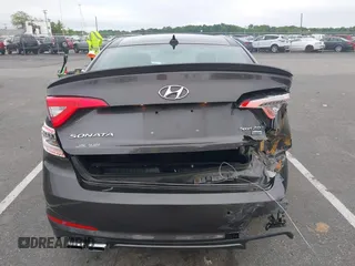 2015 Hyundai Sonata Limited z VIN 5NPE34AB6FH141462, wystawiony jako IAAI lot #42275465 z przebiegiem 108 483 mil mil oraz . Historia ofert i sprzedaży dostępna na DreamBid. Obrazek 16.
