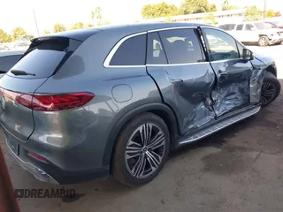 2023 Mercedes-Benz EQS 450+ z VIN 4JGDM2DB2PA001888, wystawiony jako IAAI lot #40797020 z przebiegiem 26 118 mil mil oraz . Historia ofert i sprzedaży dostępna na DreamBid. Obrazek 4.