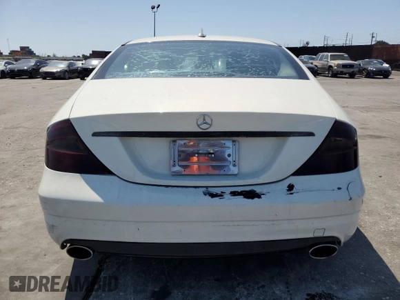 2008 Mercedes-Benz CLS 550 z VIN WDDDJ72X78A134002, wystawiony jako Copart lot #52027285 z przebiegiem 83 484 mil mil oraz Szkoda całkowita • Salvage title. Historia ofert i sprzedaży dostępna na DreamBid. Obrazek 6.